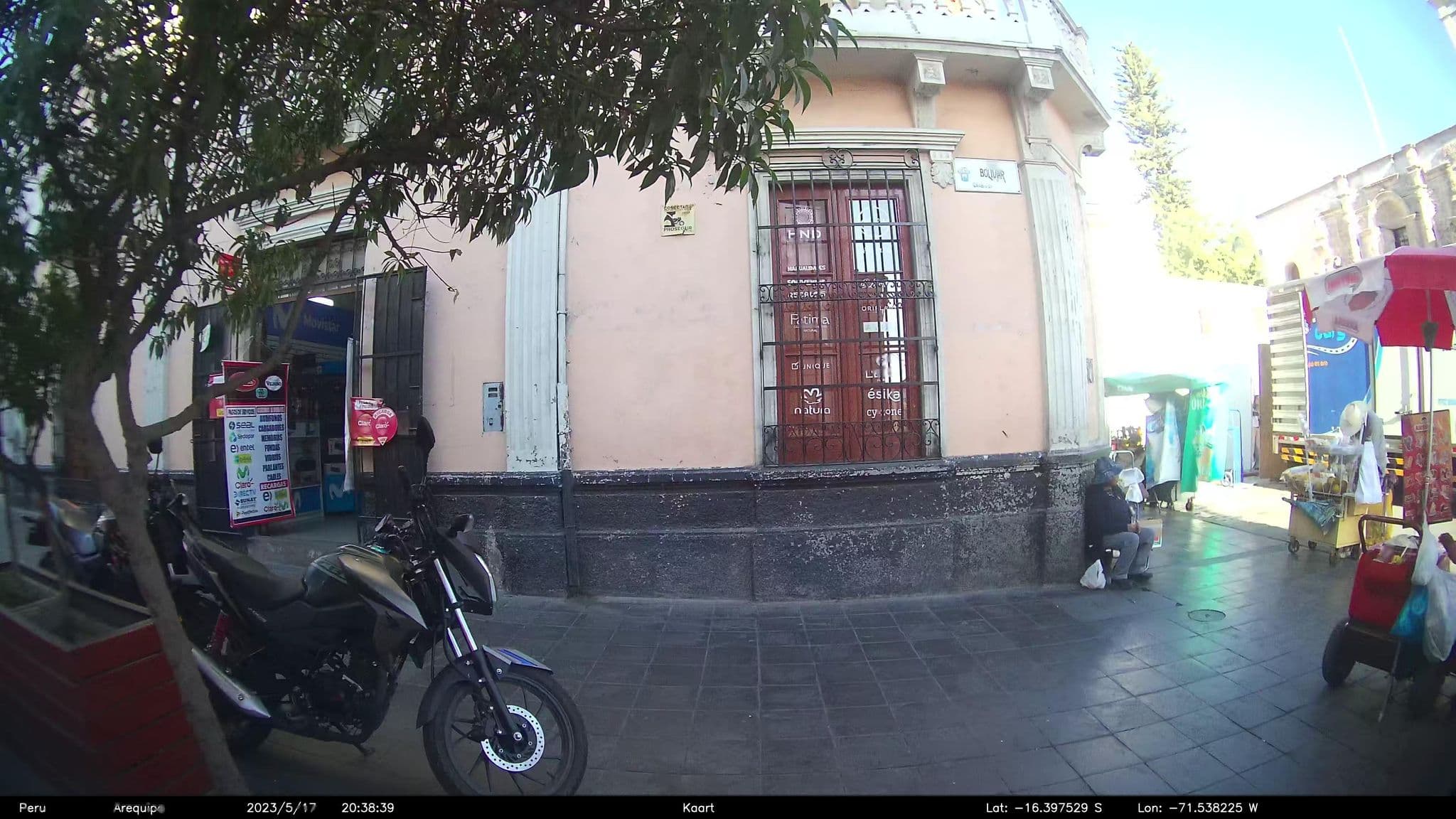Street view near Hostal Qoyllurwasi, Arequipa — © kaart_2 (CC BY-SA · Mapillary)