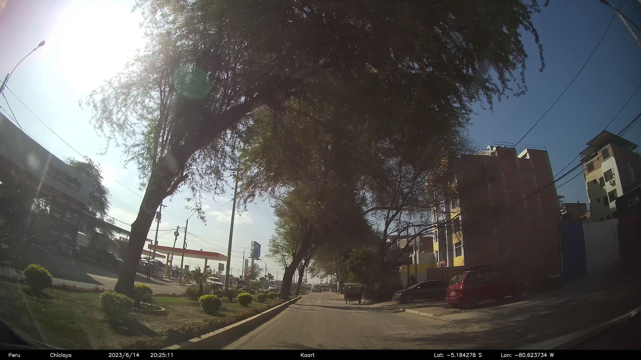 Street view near Hostal Memo's, Piura — © kaart_2 (CC BY-SA · Mapillary)
