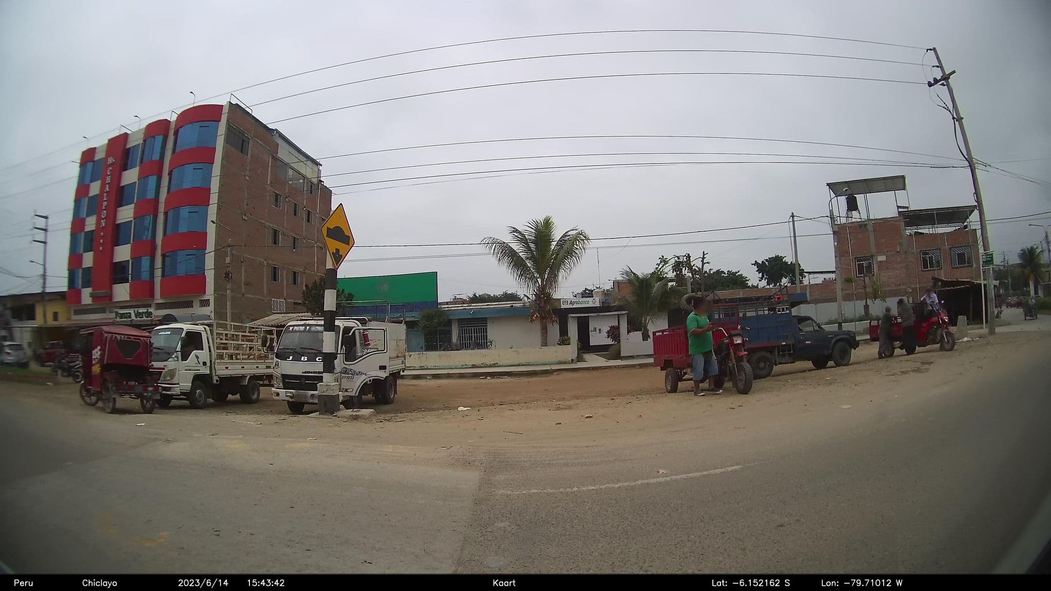 Street view near Hostal Cruz de Chalpón, Motupe — © kaart_2 (CC BY-SA · Mapillary)