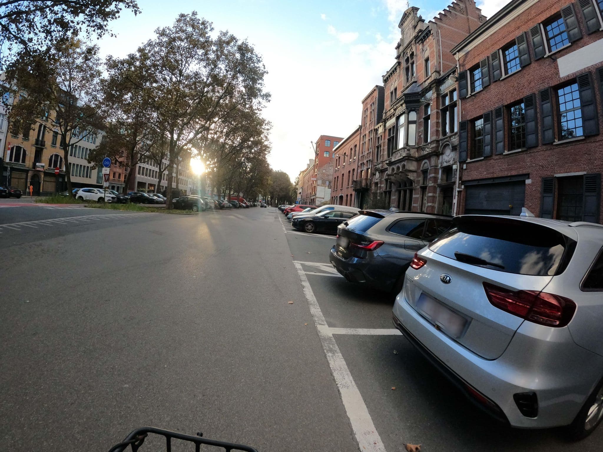 Street view near Feek Suites, Antwerp — © thibaultmol (CC BY-SA · Mapillary)