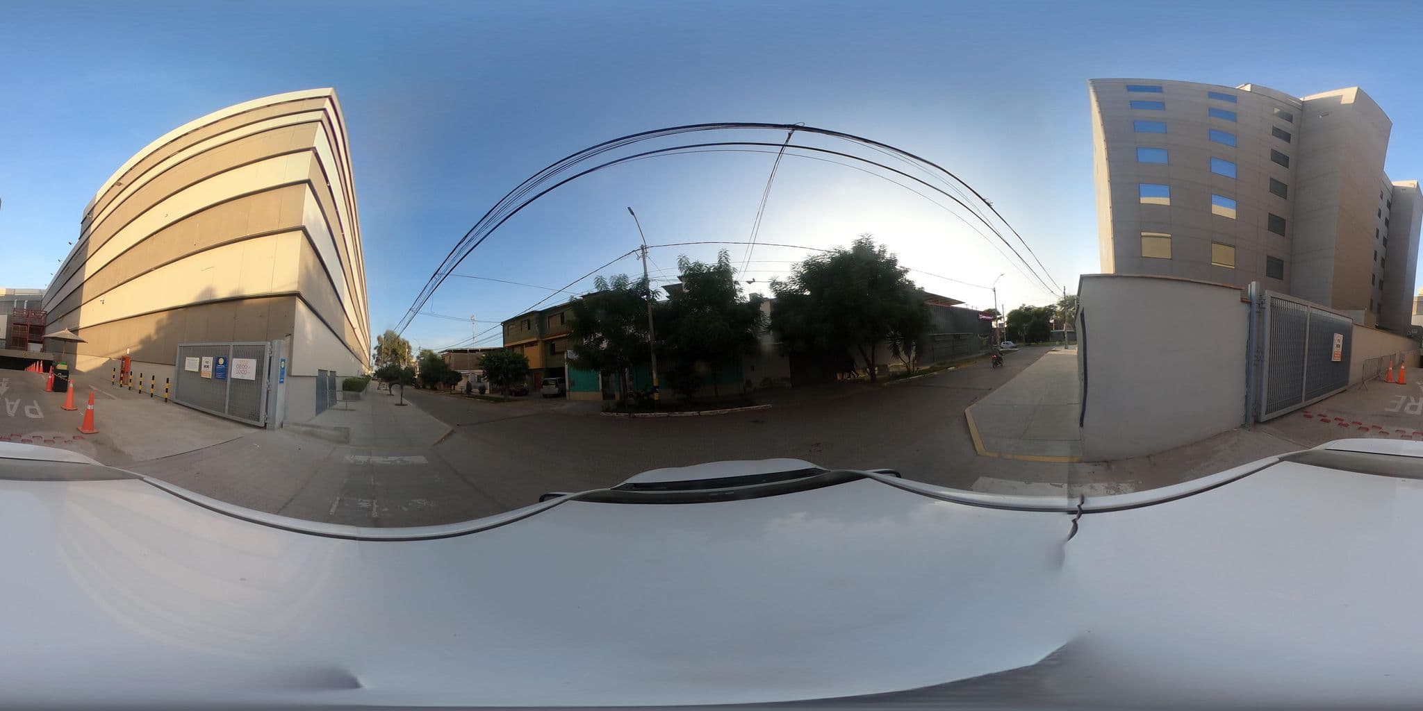 Street view near Hotel Holiday Inn Piura, Piura — © kaart_2 (CC BY-SA · Mapillary)