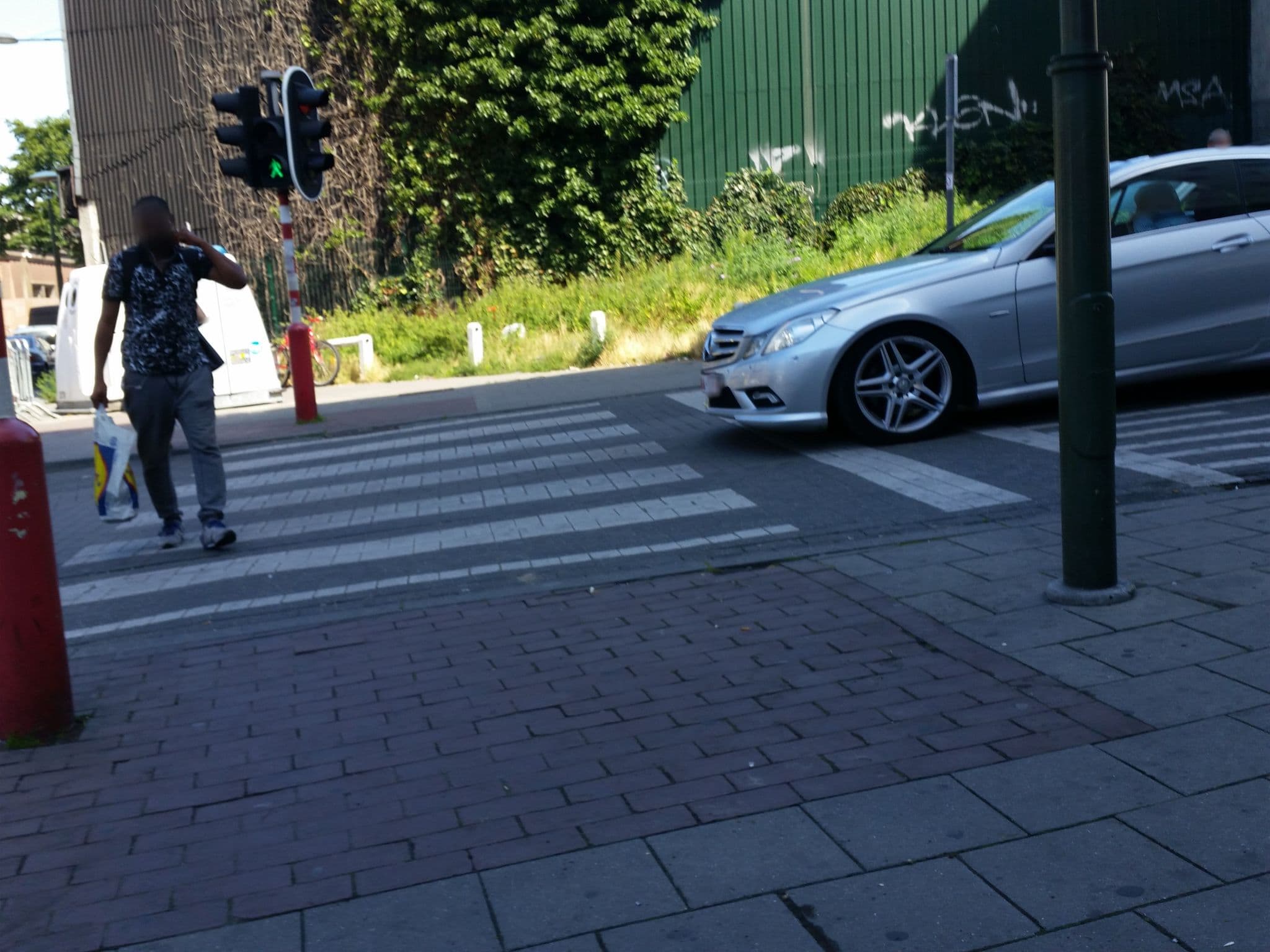 Street view near Europacity, Saint-Josse-ten-Noode — © filipc (CC BY-SA · Mapillary)
