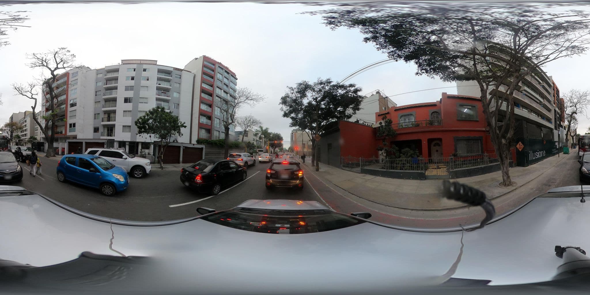 Street view near Thay83, Miraflores