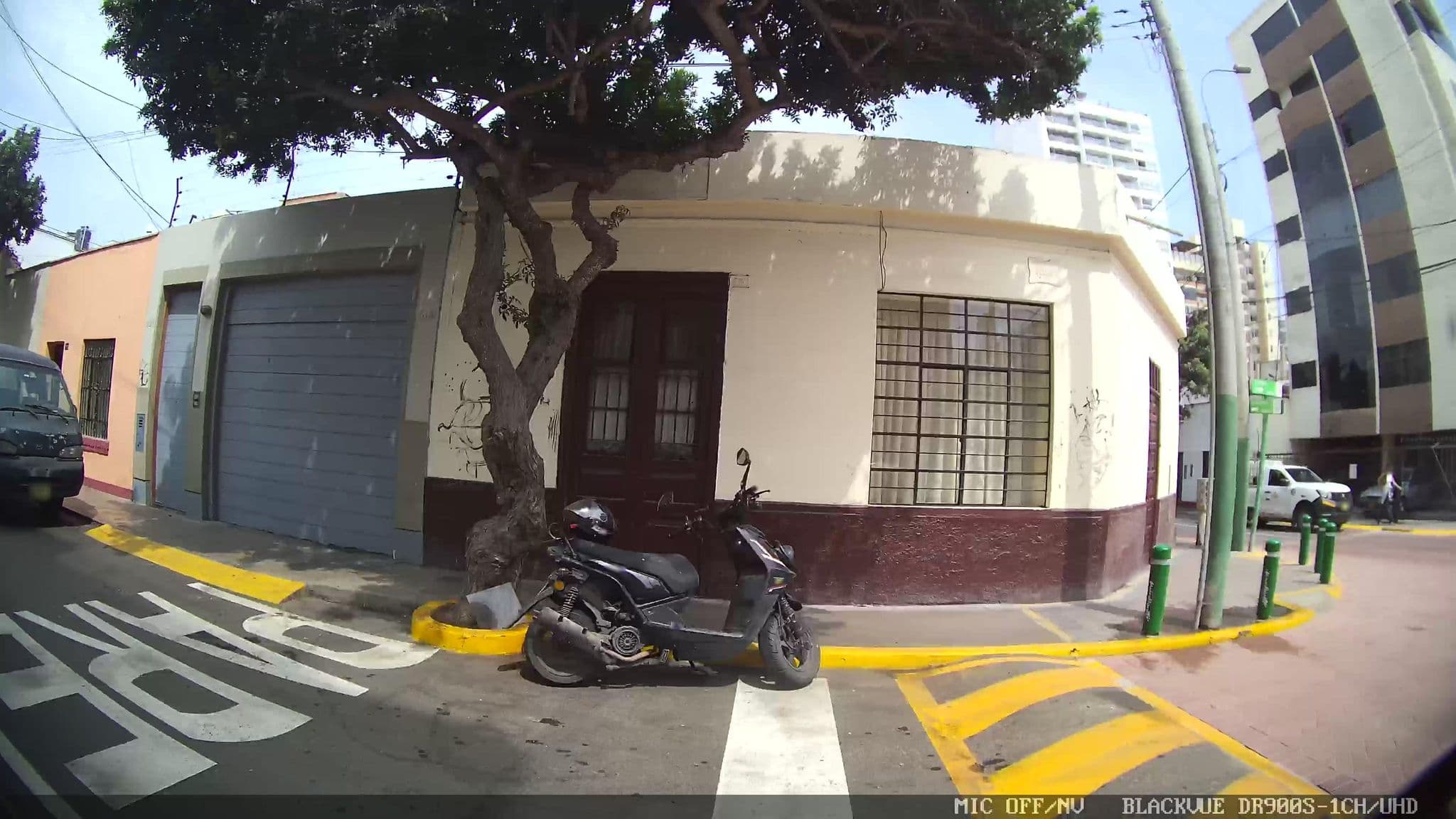 Street view near Waikiki hostal, Miraflores