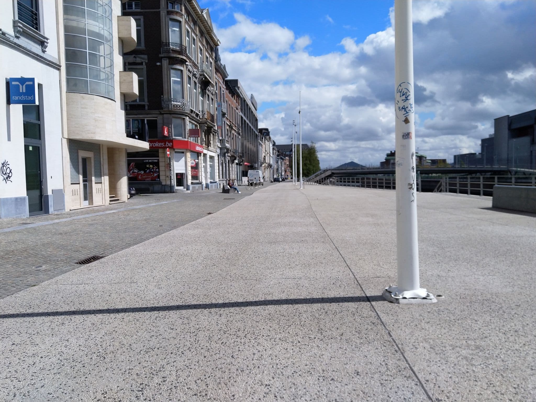 Street view near Auberge de jeunesse Arthur Rimbaud, Charleroi — © padididejurbise (CC BY-SA · Mapillary)