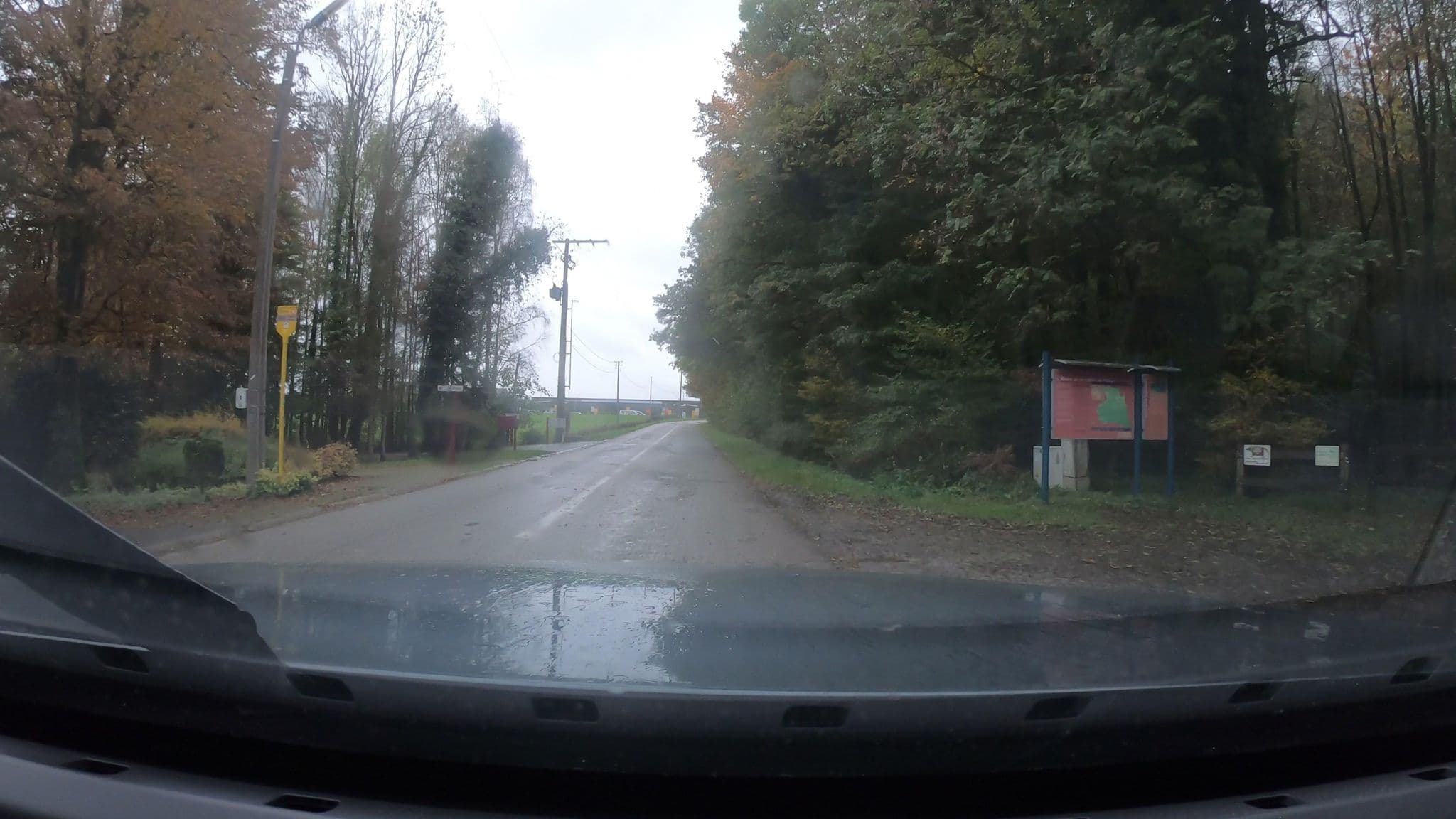 Street view near Auberge de Poteaupré, Forges — © vinisa (CC BY-SA · Mapillary)