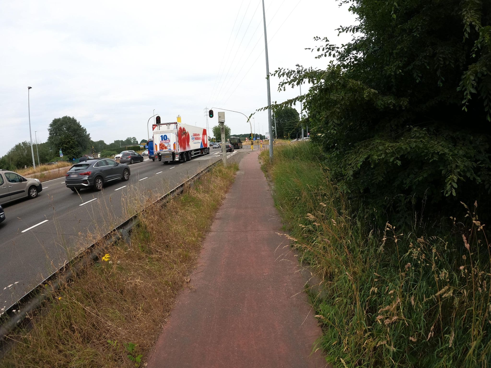Street view near Hotel TTS, Temse — © koninklijke (CC BY-SA · Mapillary)