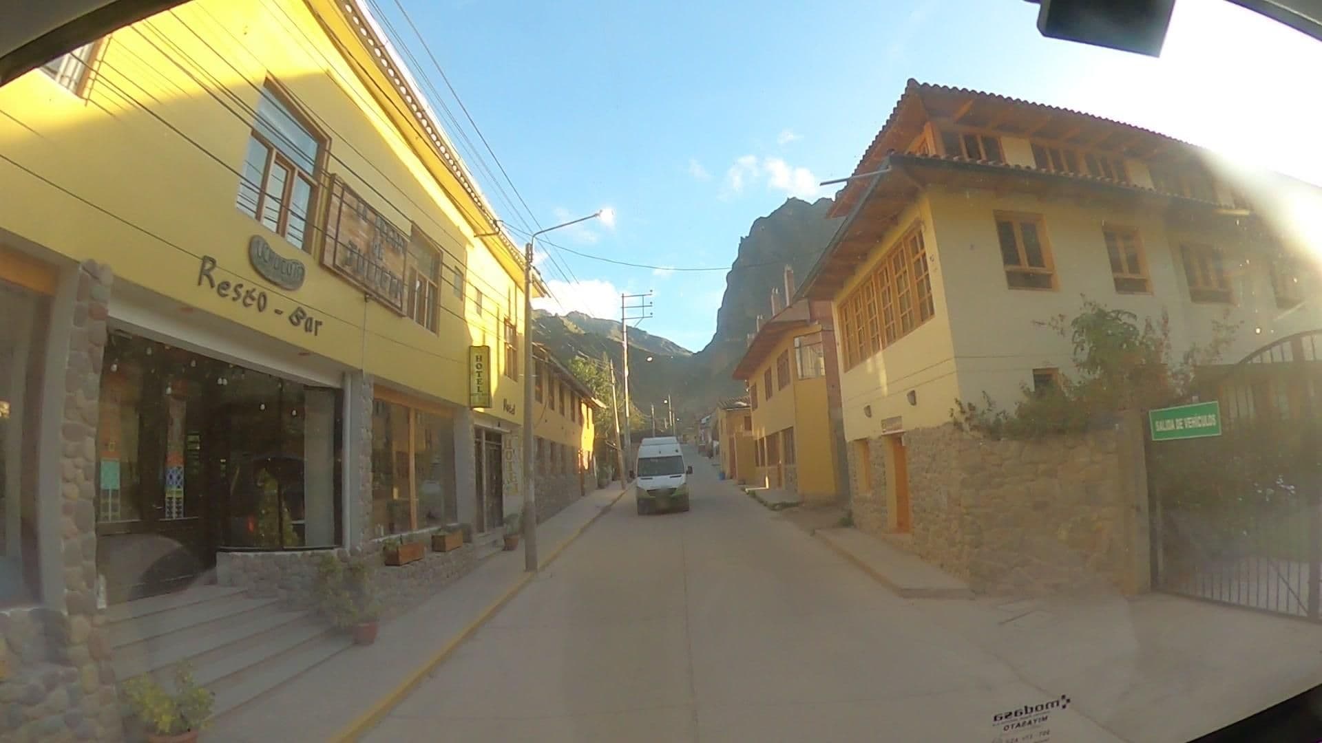 Street view near Tambo de Ollantay, Ollantaytambo — © jaderbavaresco (CC BY-SA · Mapillary)