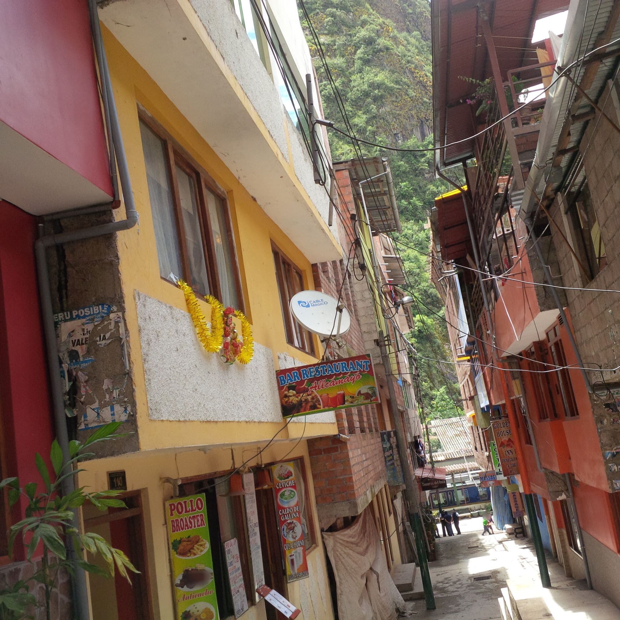 Street view near Hospedaje del Carmen, Machupicchu