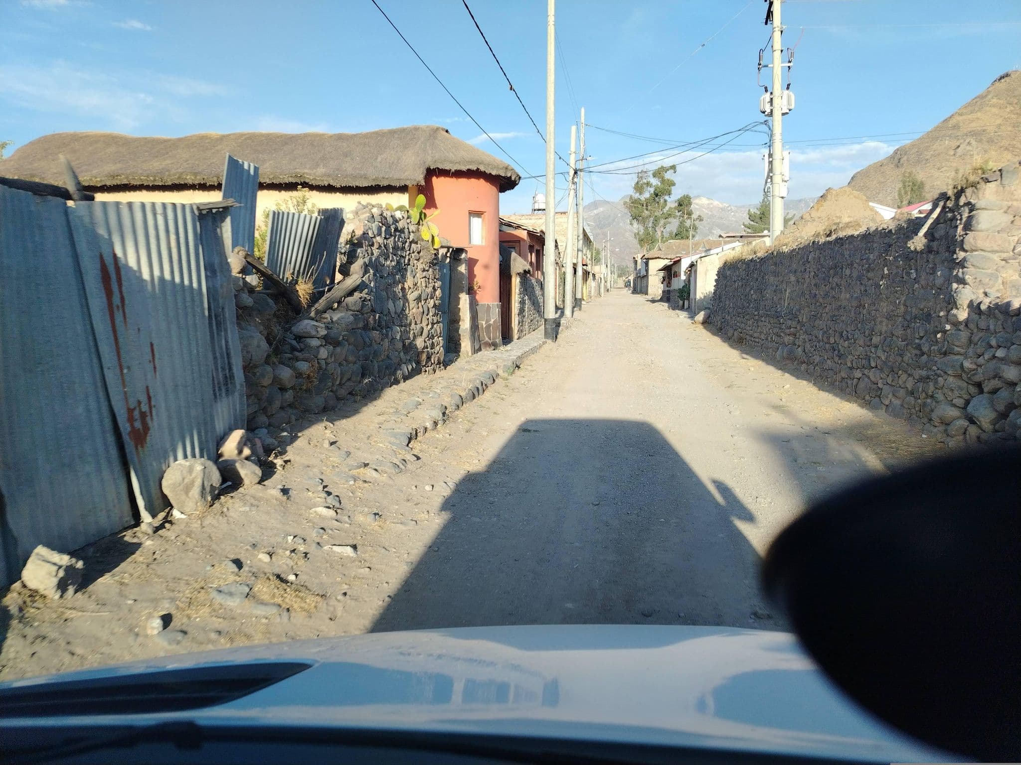 Street view near Miskiwasi Bed & Breakfast, Chivay — © J_M_M (CC BY-SA · Mapillary)