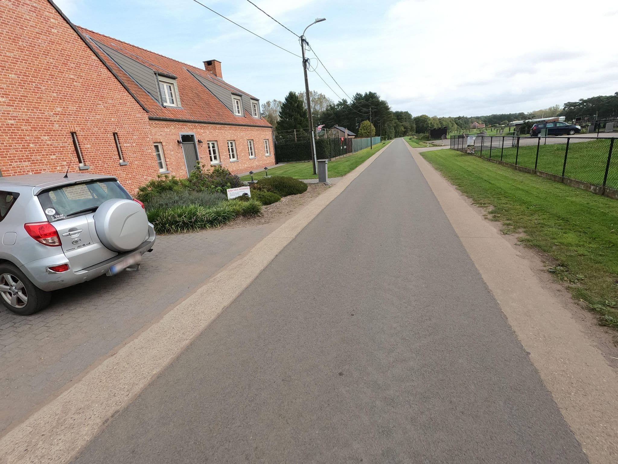 Street view near Hoeve Megusta, Vlimmeren — © koninklijke (CC BY-SA · Mapillary)