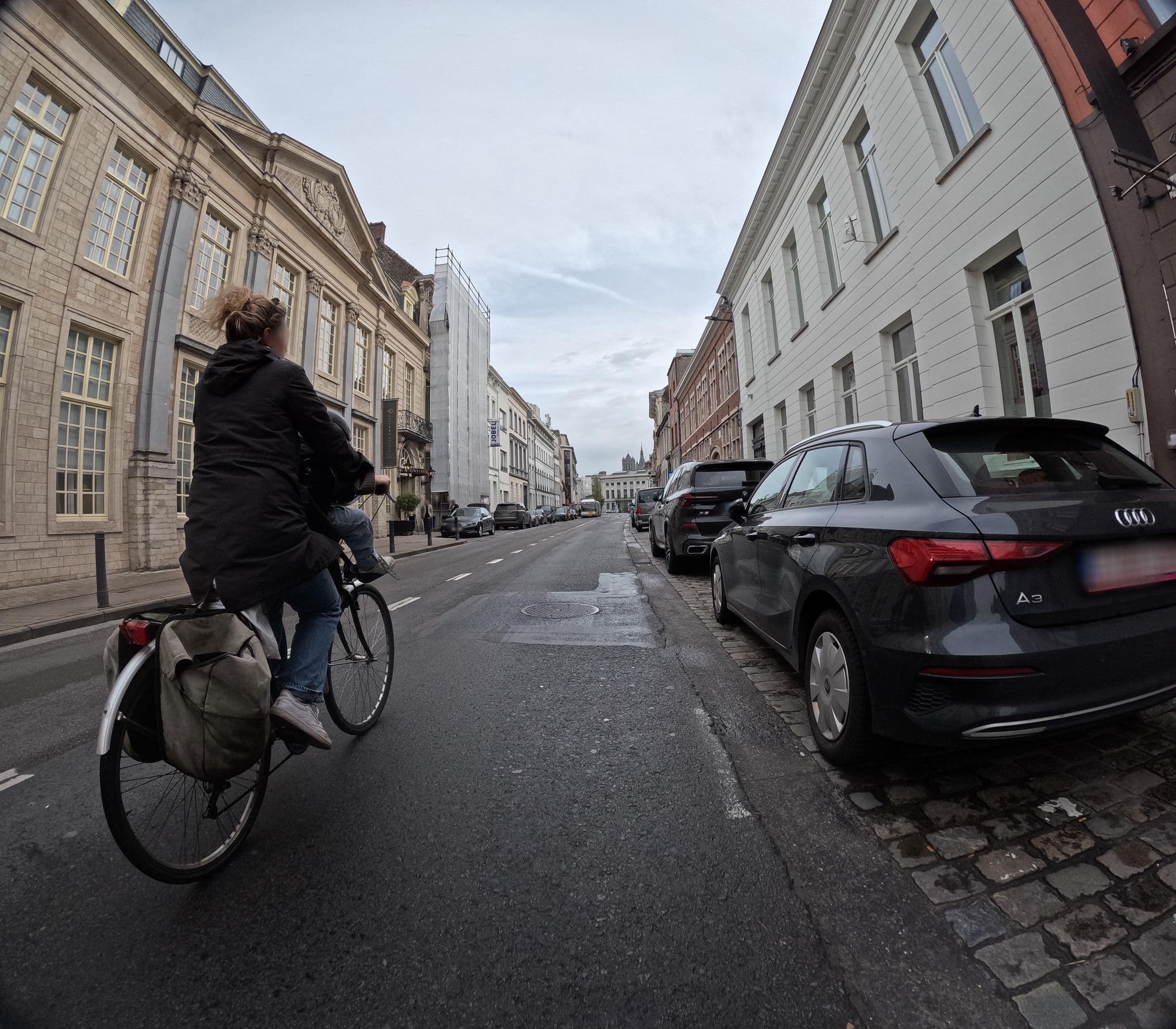 Street view near Pillows Grand Hotel Reylof, Gent — © filipc (CC BY-SA · Mapillary)