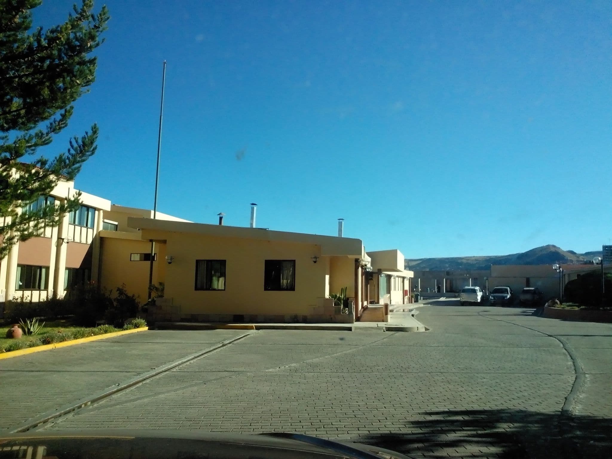 Street view near Sonesta Posadas del Inca, Puno — © derfred (CC BY-SA · Mapillary)