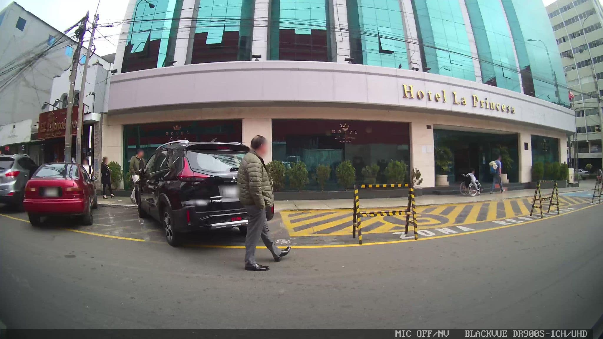 Street view near Hotel La Princesa, San Isidro — © kaartcam (CC BY-SA · Mapillary)