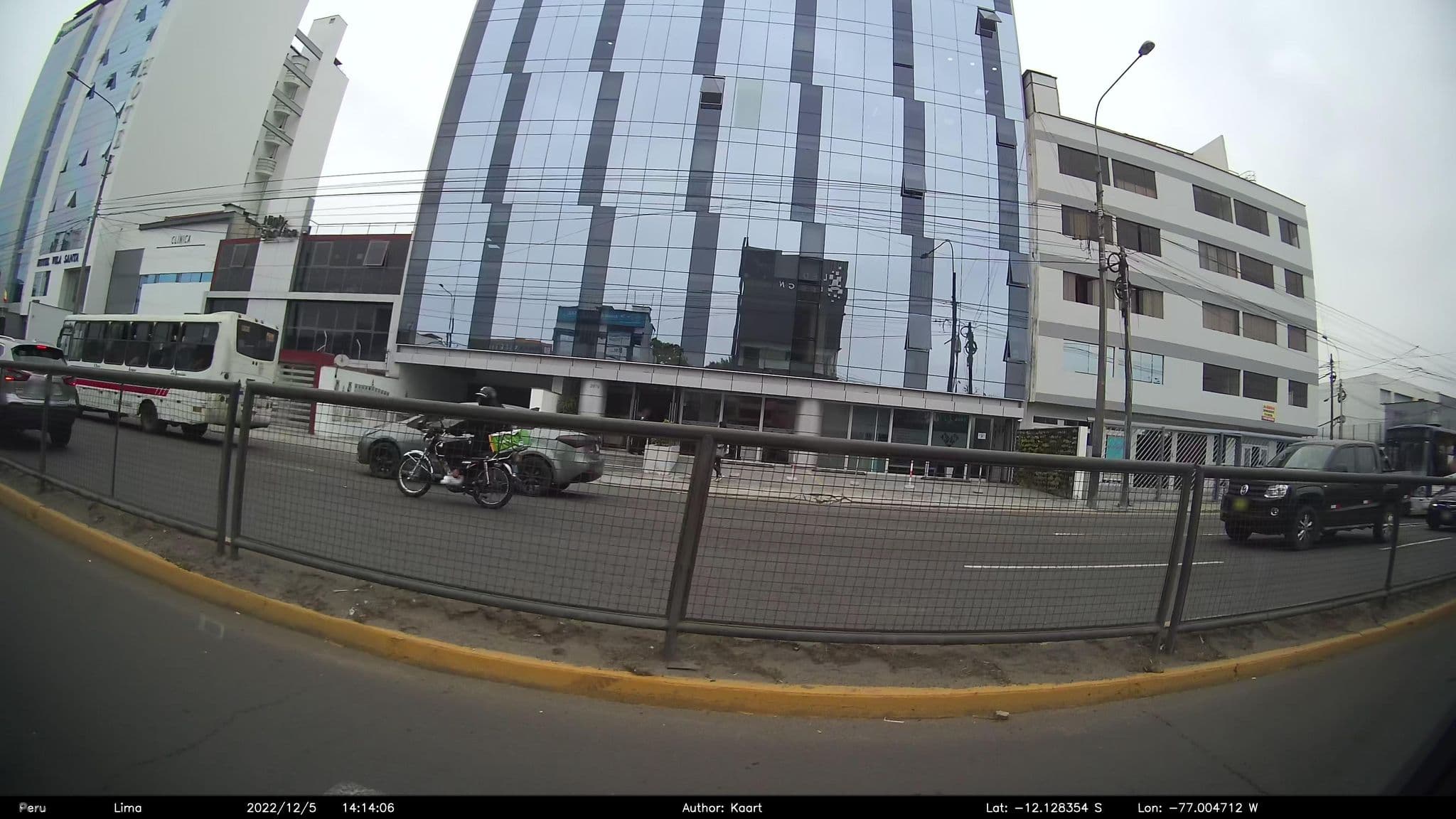 Street view near Hotel Vila Santa, Santiago de Surco — © kaart_2 (CC BY-SA · Mapillary)