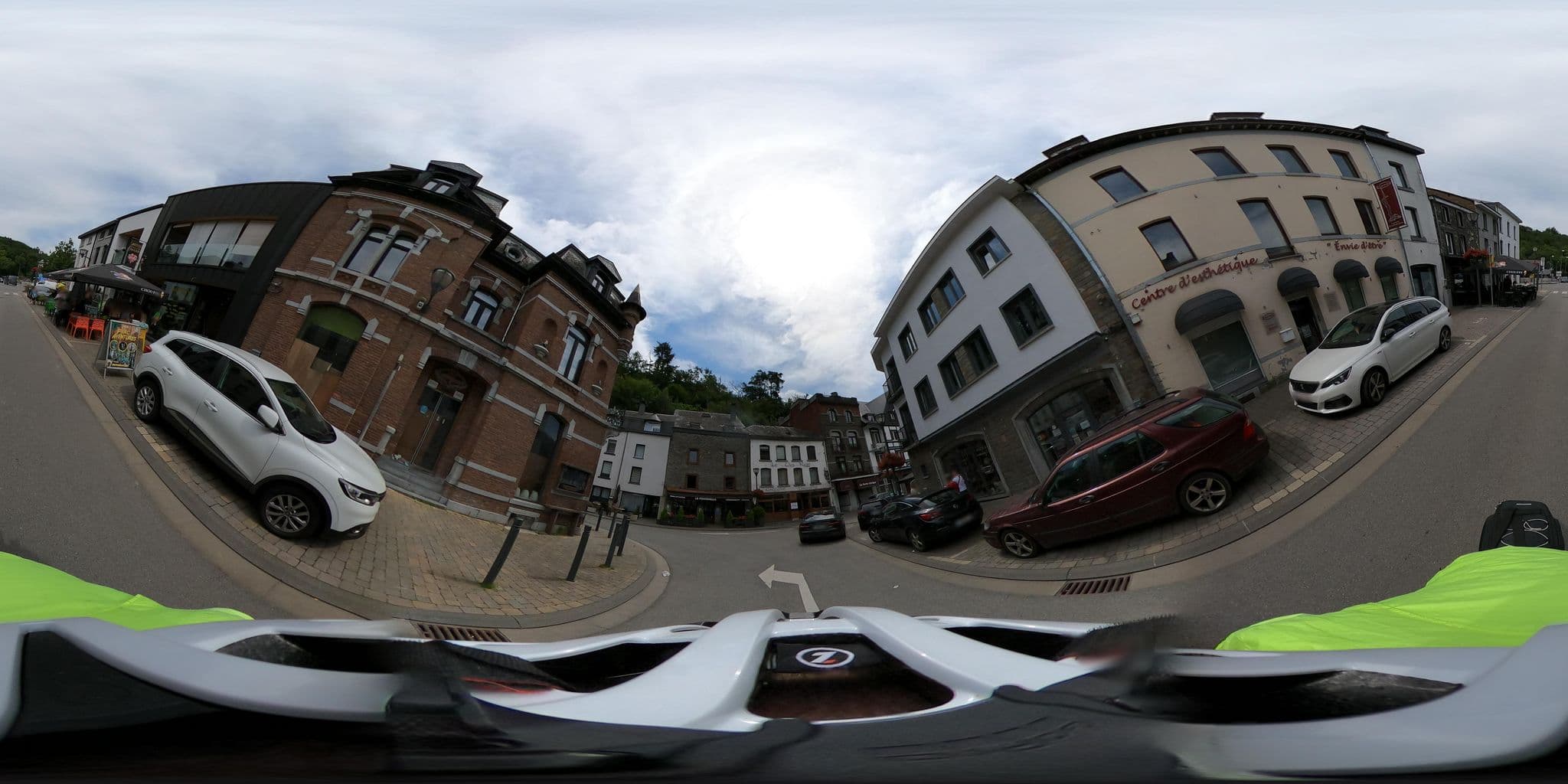 Street view near Les Arcades, La Roche-en-Ardenne — © Mizuna (CC BY-SA · Mapillary)