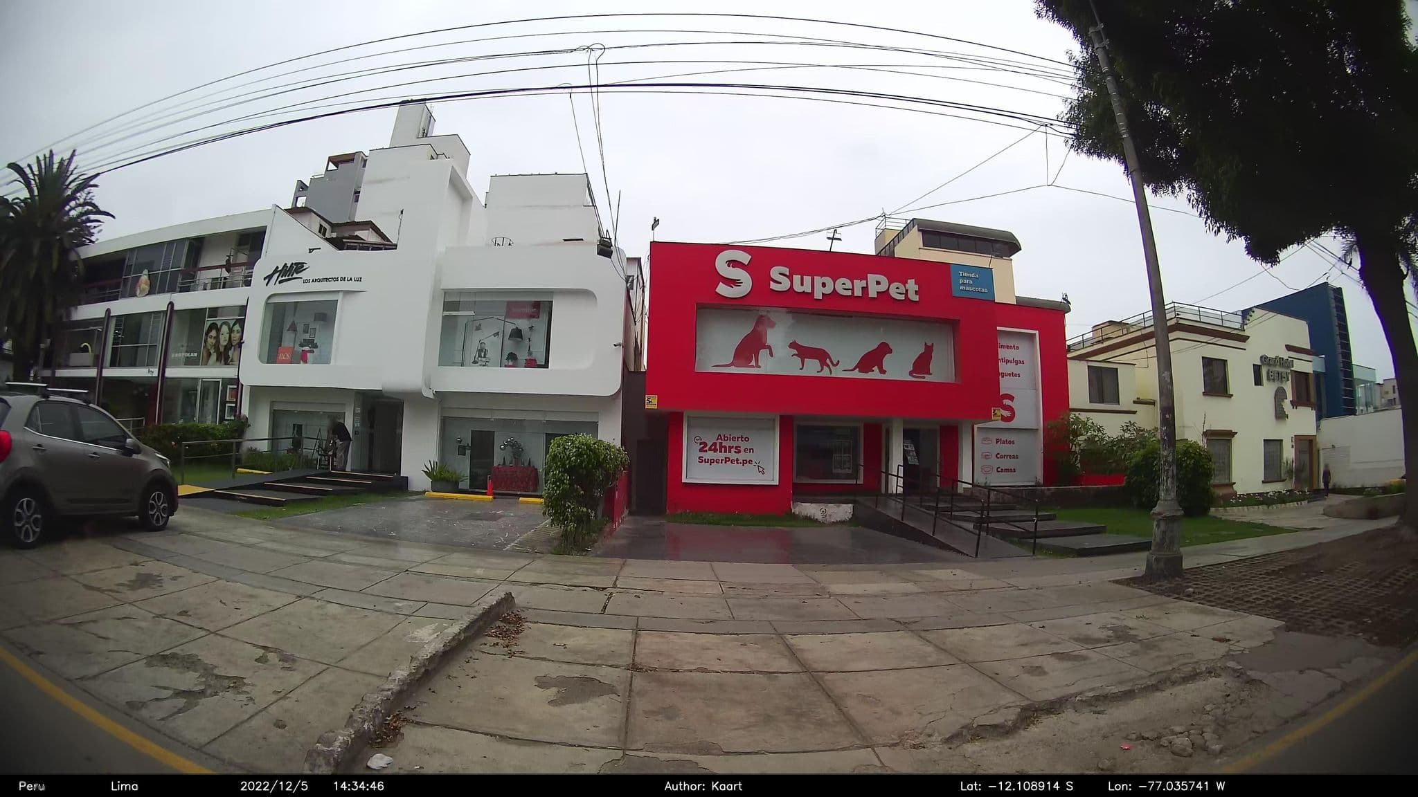 Street view near Grand Hotel Betsy, Miraflores