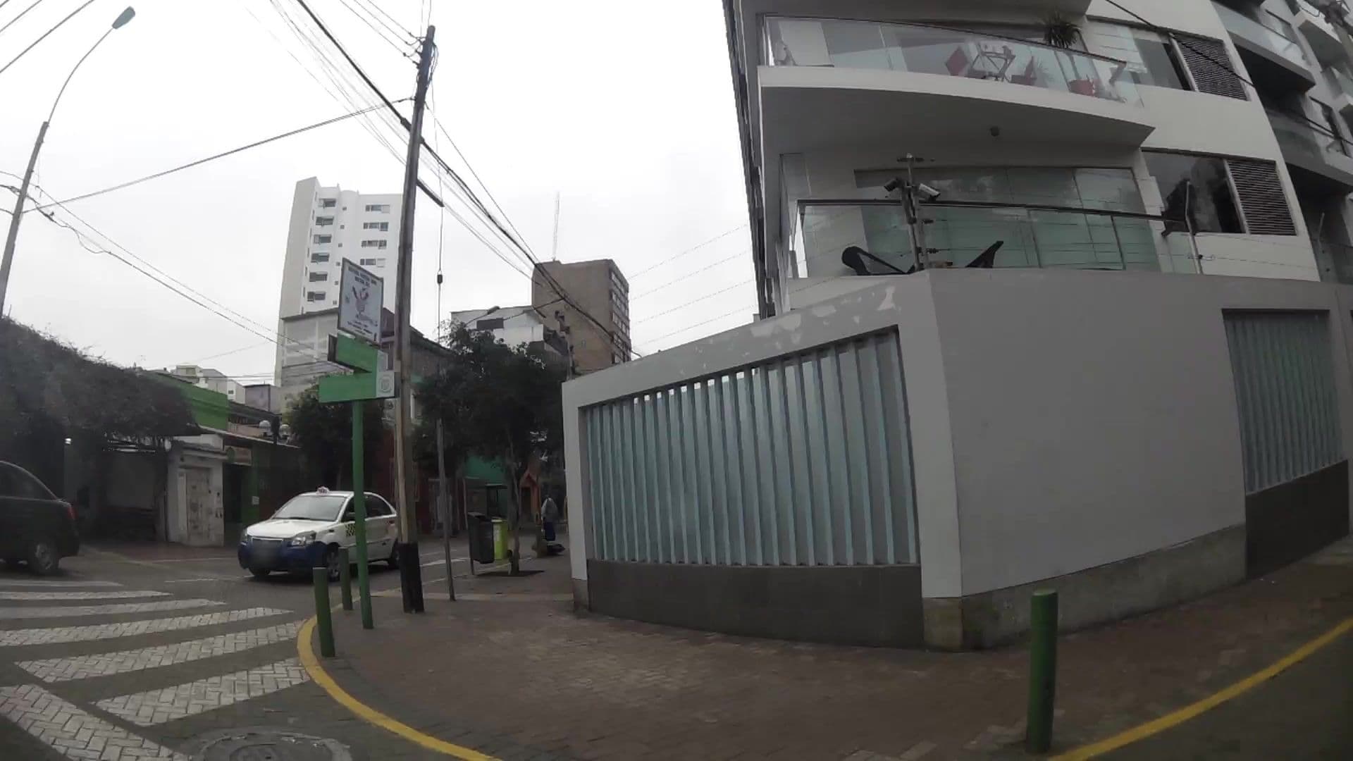Street view near Hostal La Castellana, Miraflores