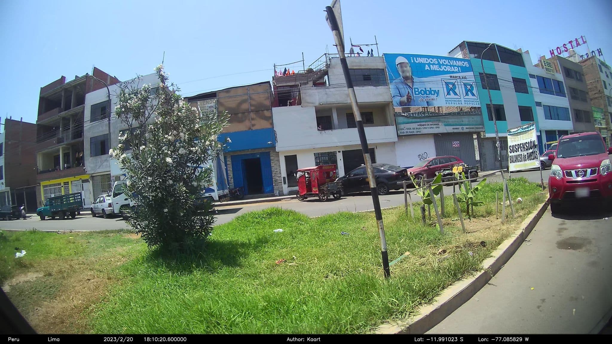 Street view near Hostal Venicia, Independencia — © kaart_2 (CC BY-SA · Mapillary)
