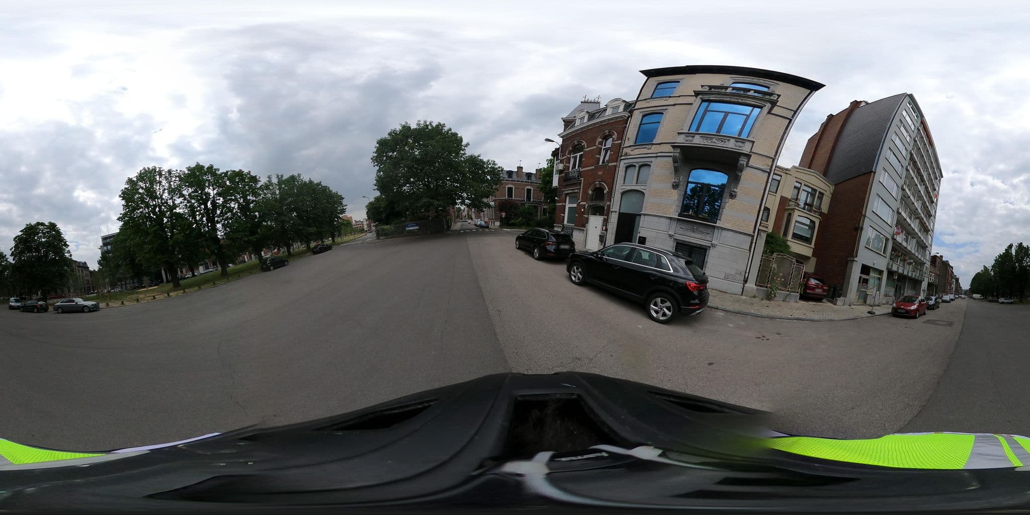 Street view near Le Lys Blanc, Grivegnée — © ledantec (CC BY-SA · Mapillary)