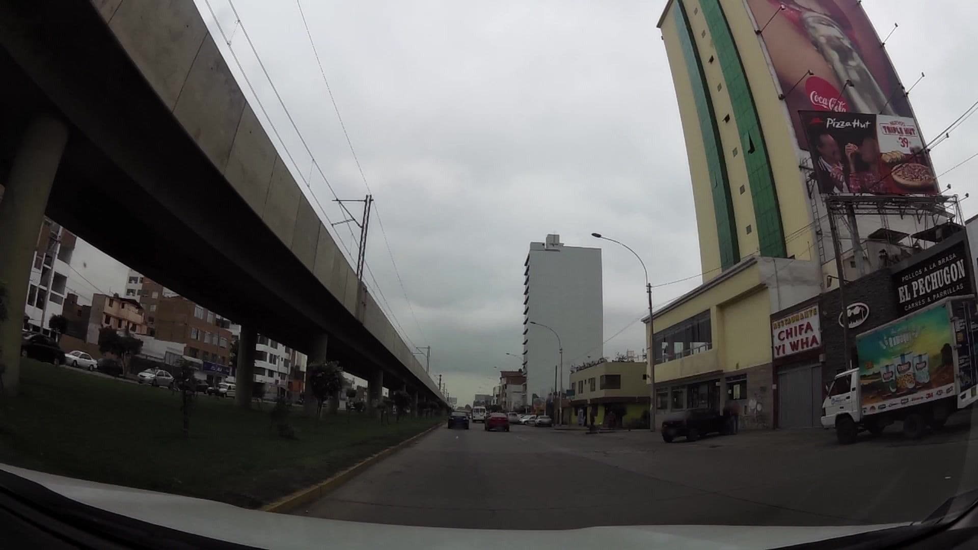 Street view near Hotel Gold Source, Santiago de Surco — © kaartcam (CC BY-SA · Mapillary)