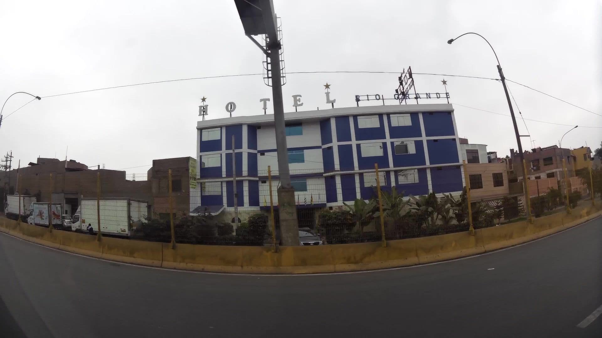 Street view near Hotel Rio Grande, Santa Anita - Los Ficus — © kaartcam (CC BY-SA · Mapillary)
