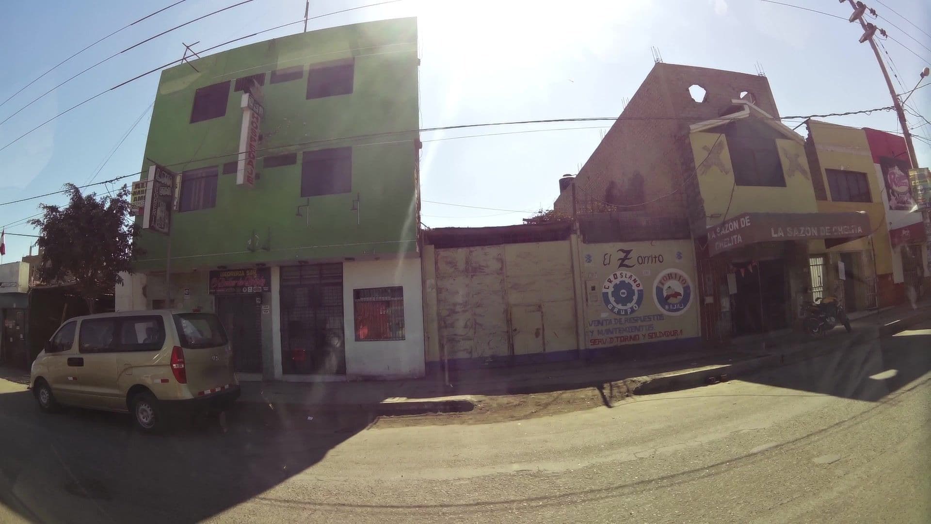 Street view near Hostal Escorpión, Fonavi — © kaartcam (CC BY-SA · Mapillary)