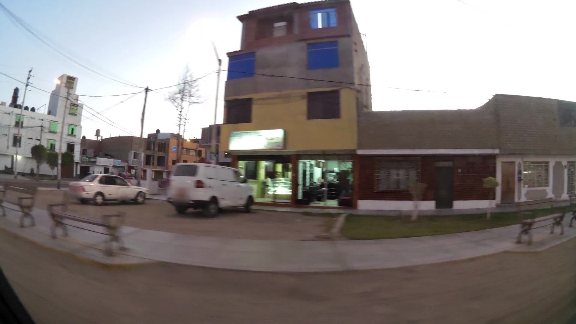 Street view near Hostal Los Ficus, Chimbote — © kaartcam (CC BY-SA · Mapillary)