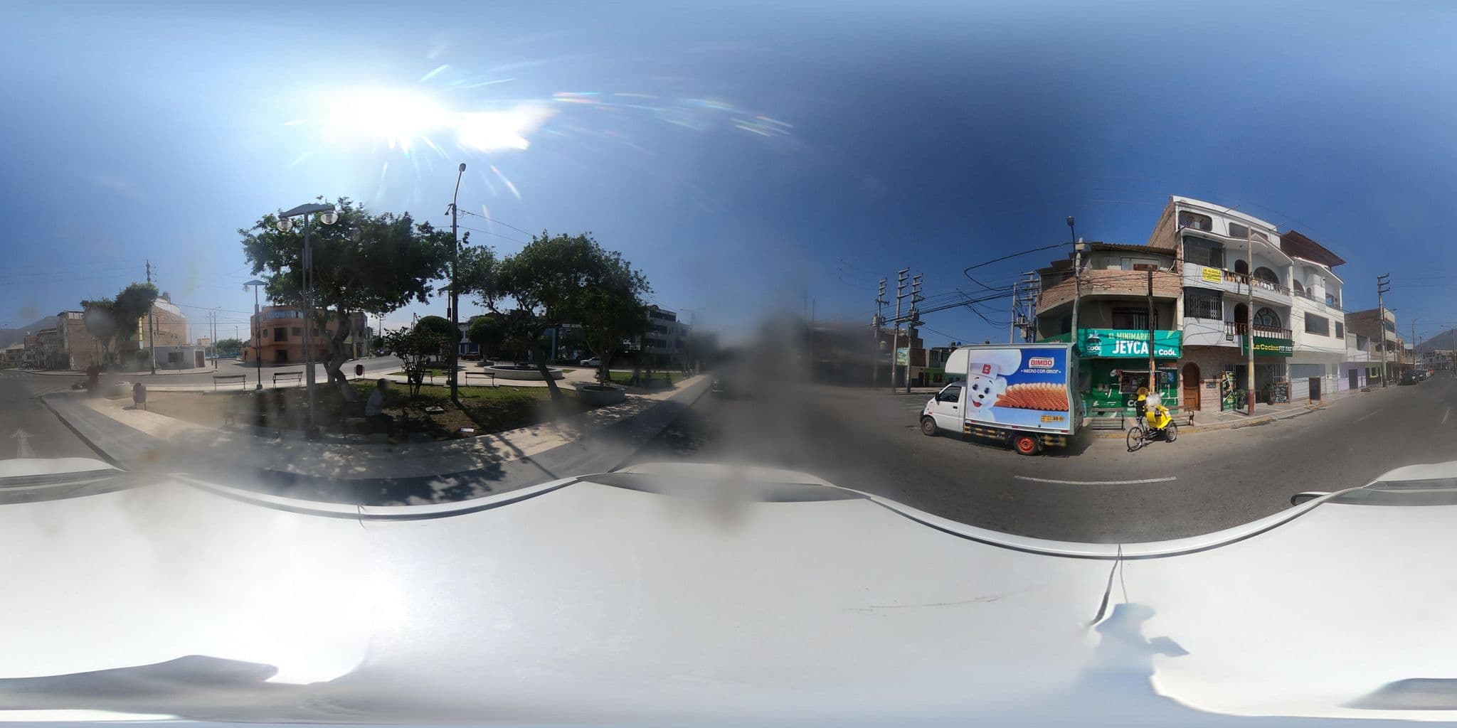 Street view near Hostal Bahia, Chimbote — © kaart_2 (CC BY-SA · Mapillary)