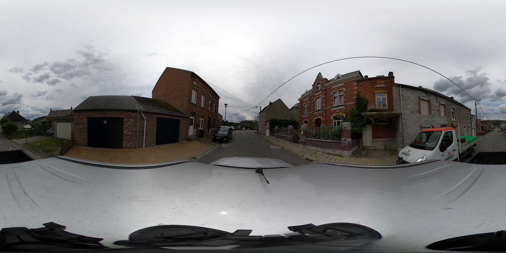 Street view near La Calestienne, Nismes — © joostjakob (CC BY-SA · Mapillary)