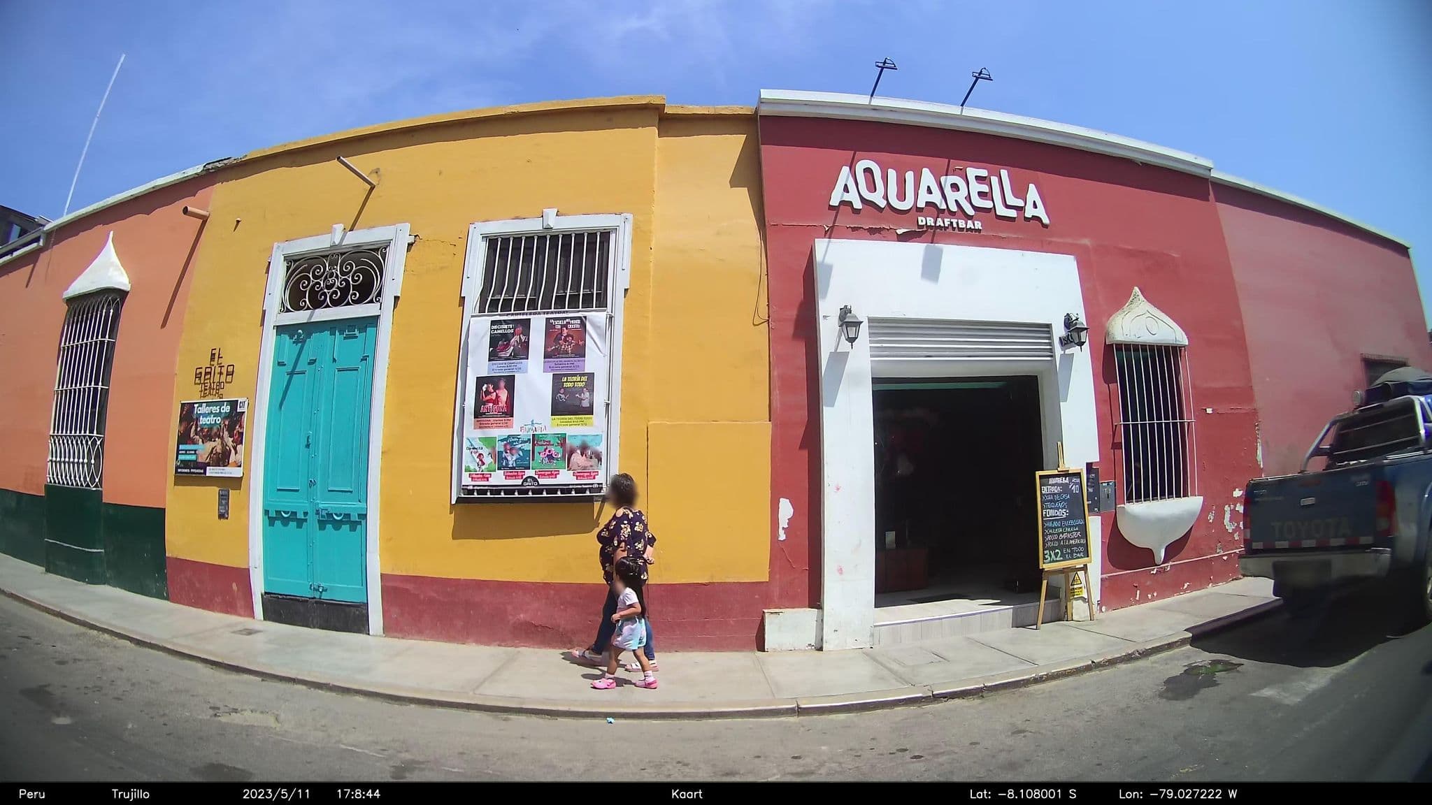 Street view near Hotel Ensueño, Trujillo