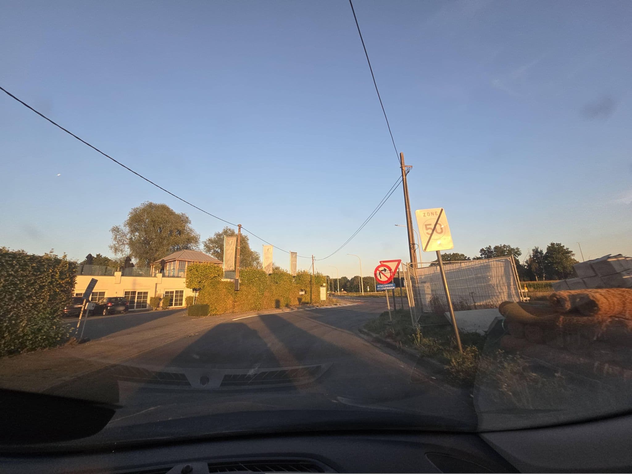 Street view near Van der Valk hotel Drongen - Gent, Drongen — © filipc (CC BY-SA · Mapillary)