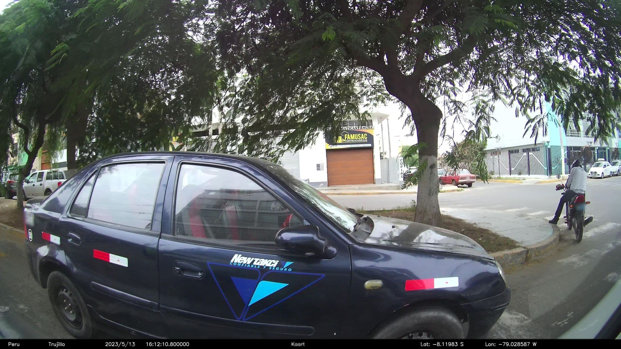 Street view near Hotel Venecia, Trujillo