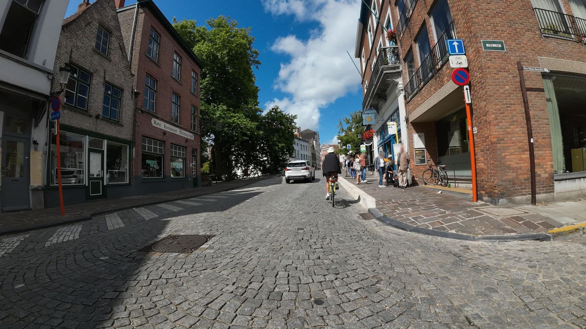 Street view near Eulenspiegel, Brugge — © teddy73 (CC BY-SA · Mapillary)