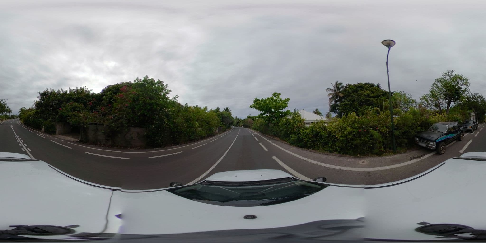 Street view near Mo'orea Beach Lodge, Papetoai — © ratzillas (CC BY-SA · Mapillary)