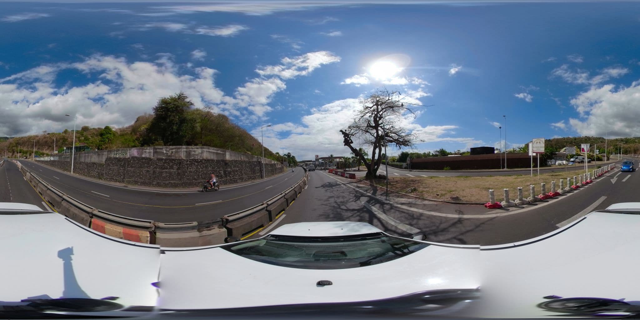 Street view near Tamanu lodge, Punaauia — © ratzillas (CC BY-SA · Mapillary)