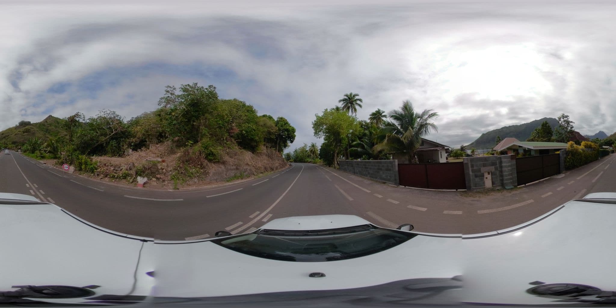 Street view near Pension Tipaniers Iti, Papetoai — © ratzillas (CC BY-SA · Mapillary)
