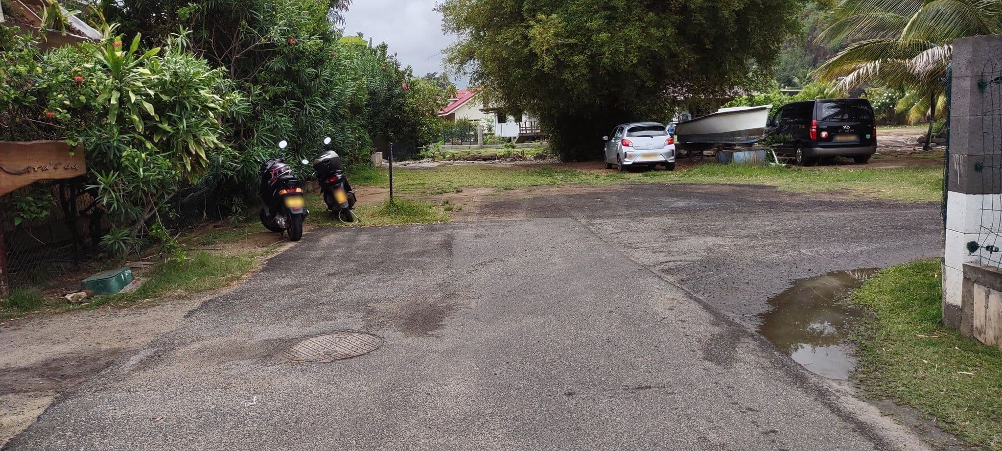 Street view near Hôtel Fenua Mata'i'oa, Papetoai — © tbo47 (CC BY-SA · Mapillary)