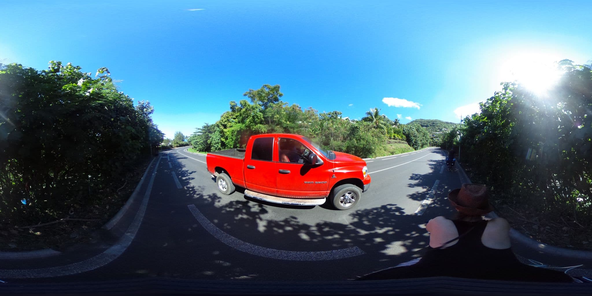 Street view near Sofitel Moorea Ia ora Beach resort, Teavaro — © violaine (CC BY-SA · Mapillary)
