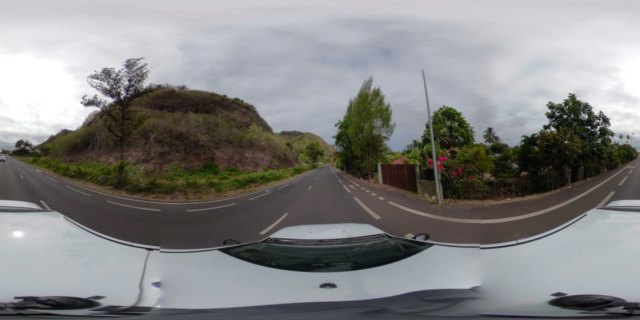 Street view near Villa Māha Iti 1, Papetoai — © ratzillas (CC BY-SA · Mapillary)