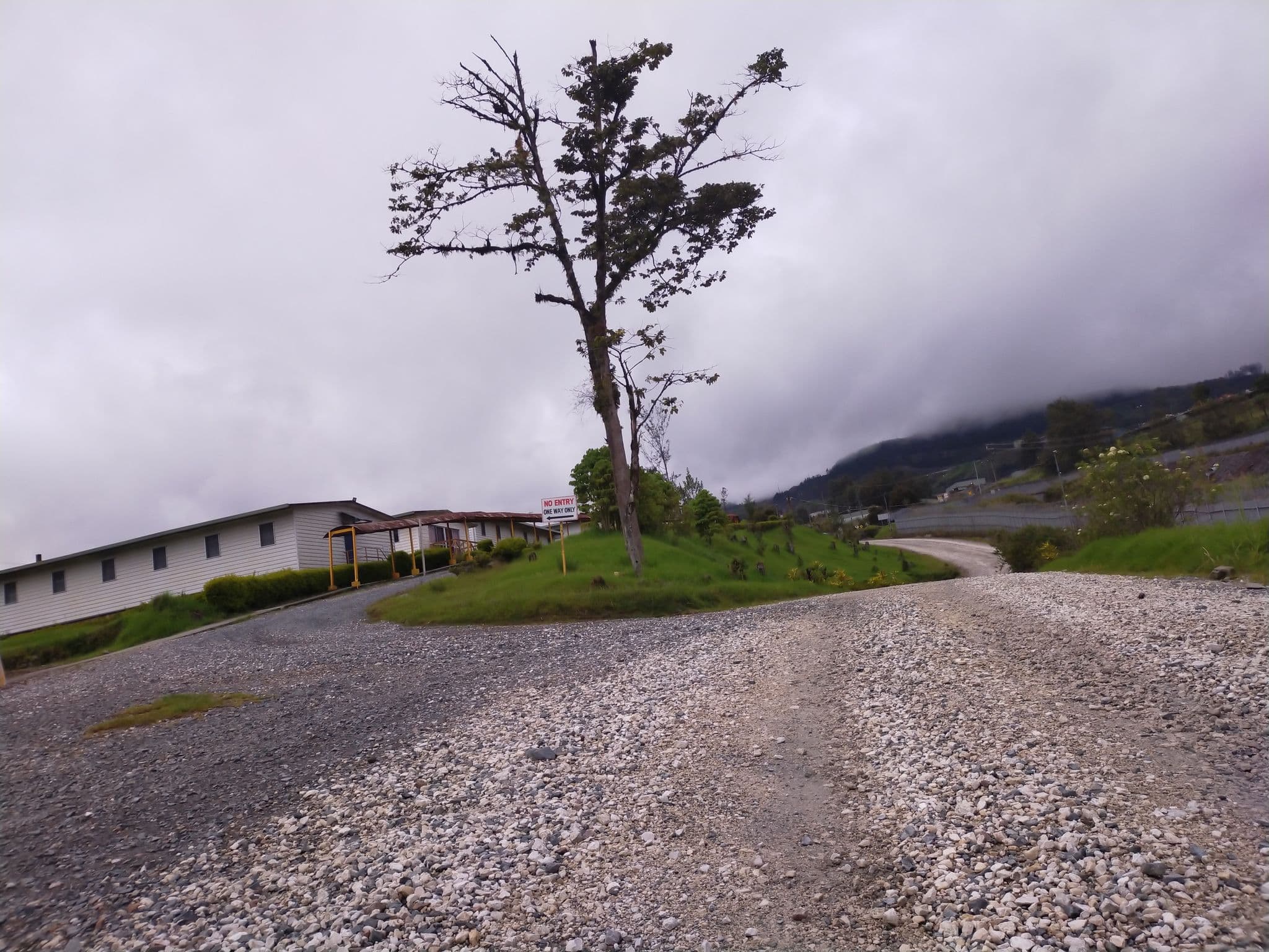 Street view near F-Block(37-48), Porgera — © nicxonpiaso (CC BY-SA · Mapillary)