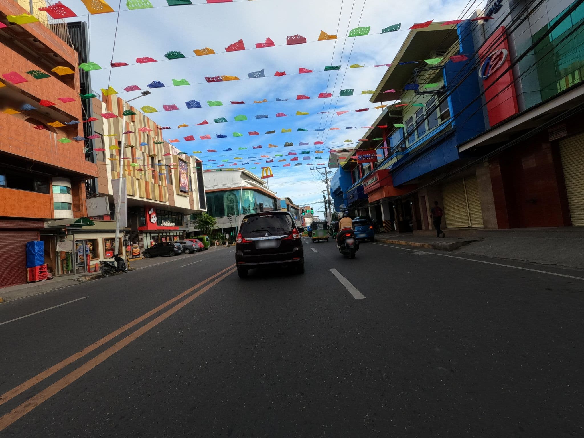 Street view near Ellen's Bed & Bath, Totolan — © GOwin (CC BY-SA · Mapillary)