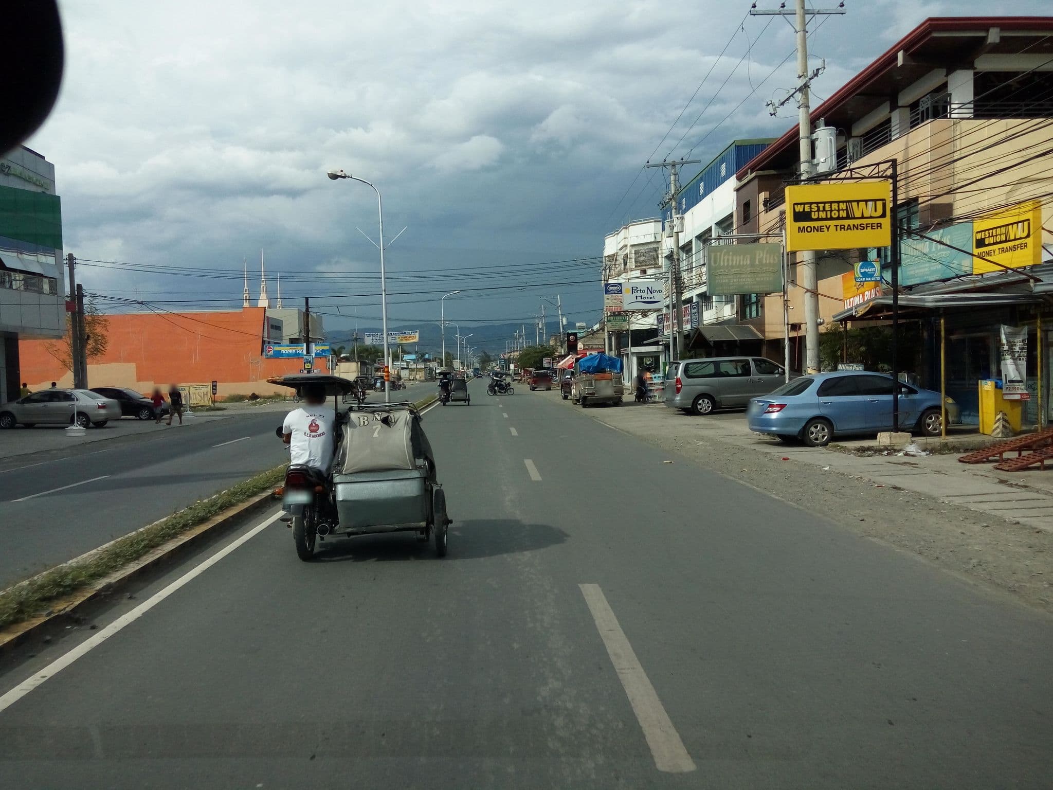 Street view near Porto Novo Hotel, Tayabo — © asdfasdf0987 (CC BY-SA · Mapillary)