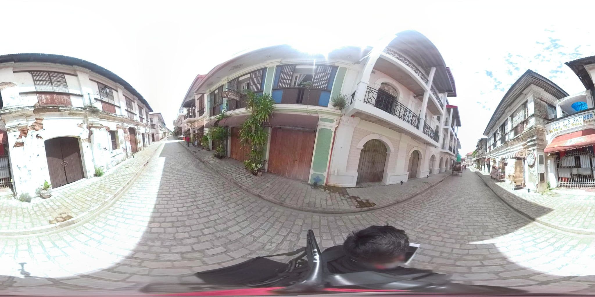 Street view near Casa De Don Gabriel Florentino, Vigan — © srdpmapping (CC BY-SA · Mapillary)