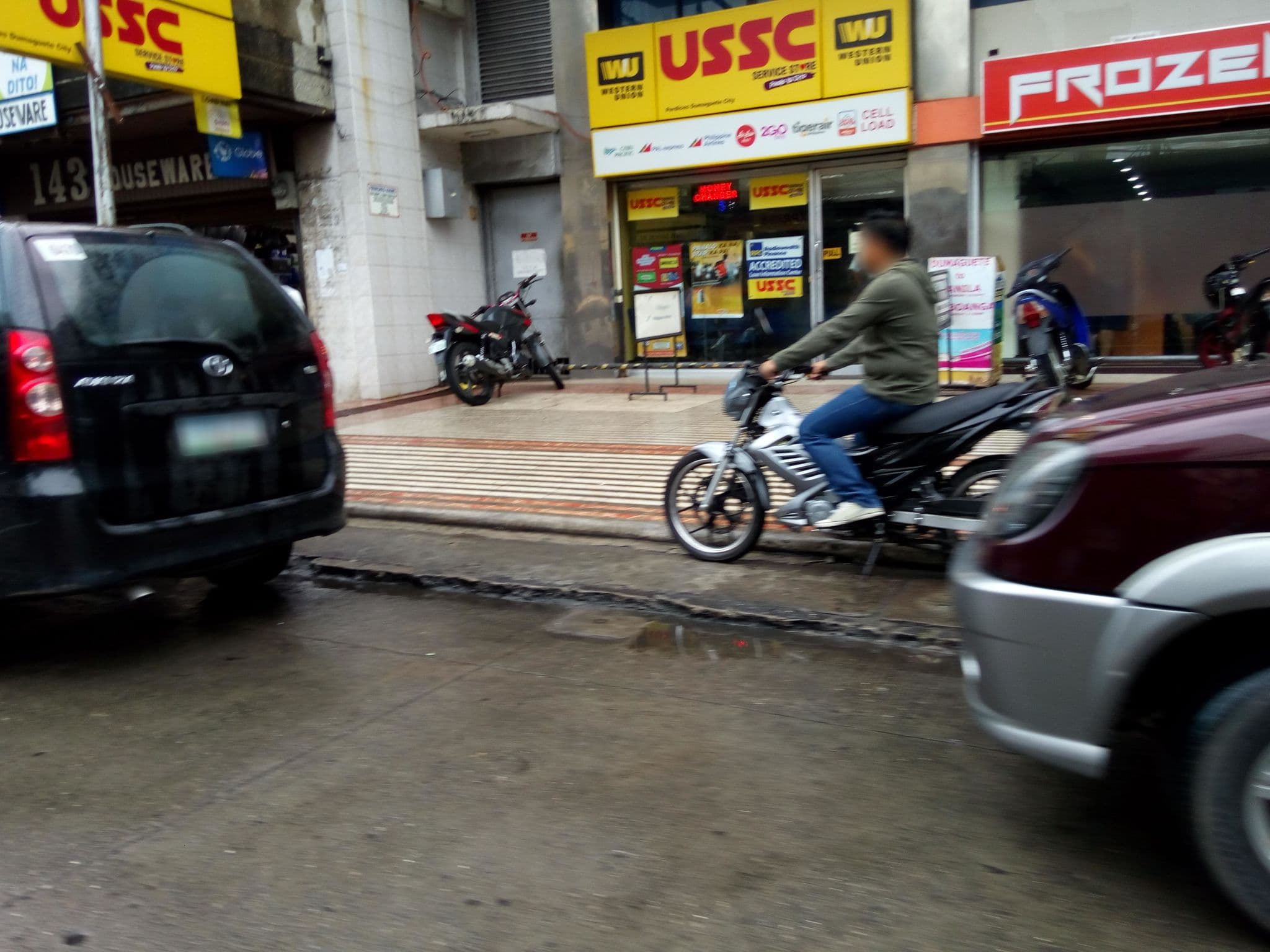 Street view near Worldview Inn, Dumaguete — © rukku (CC BY-SA · Mapillary)