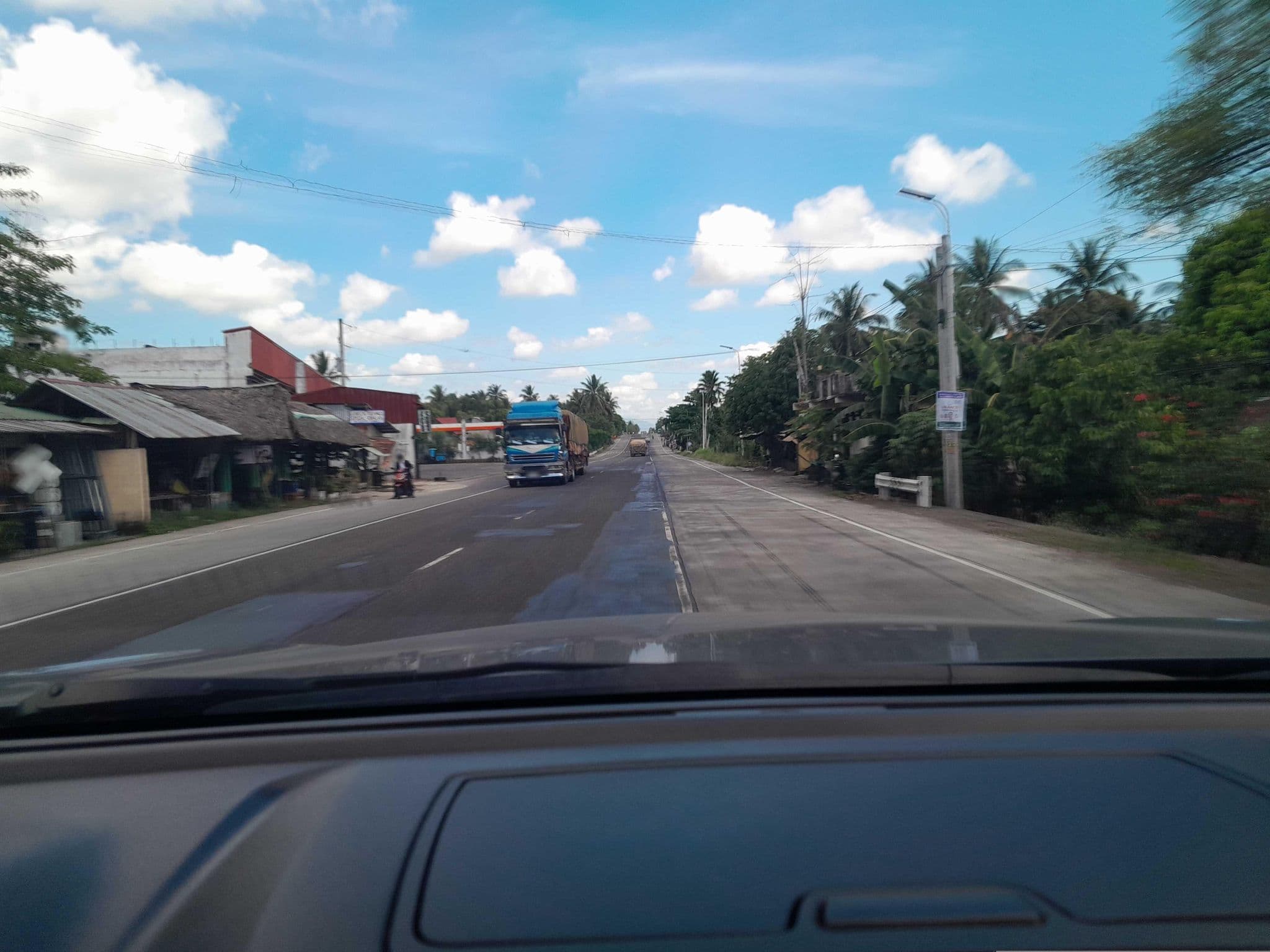 Street view near Cherilyn Resort, Mambulo — © ericb1983 (CC BY-SA · Mapillary)