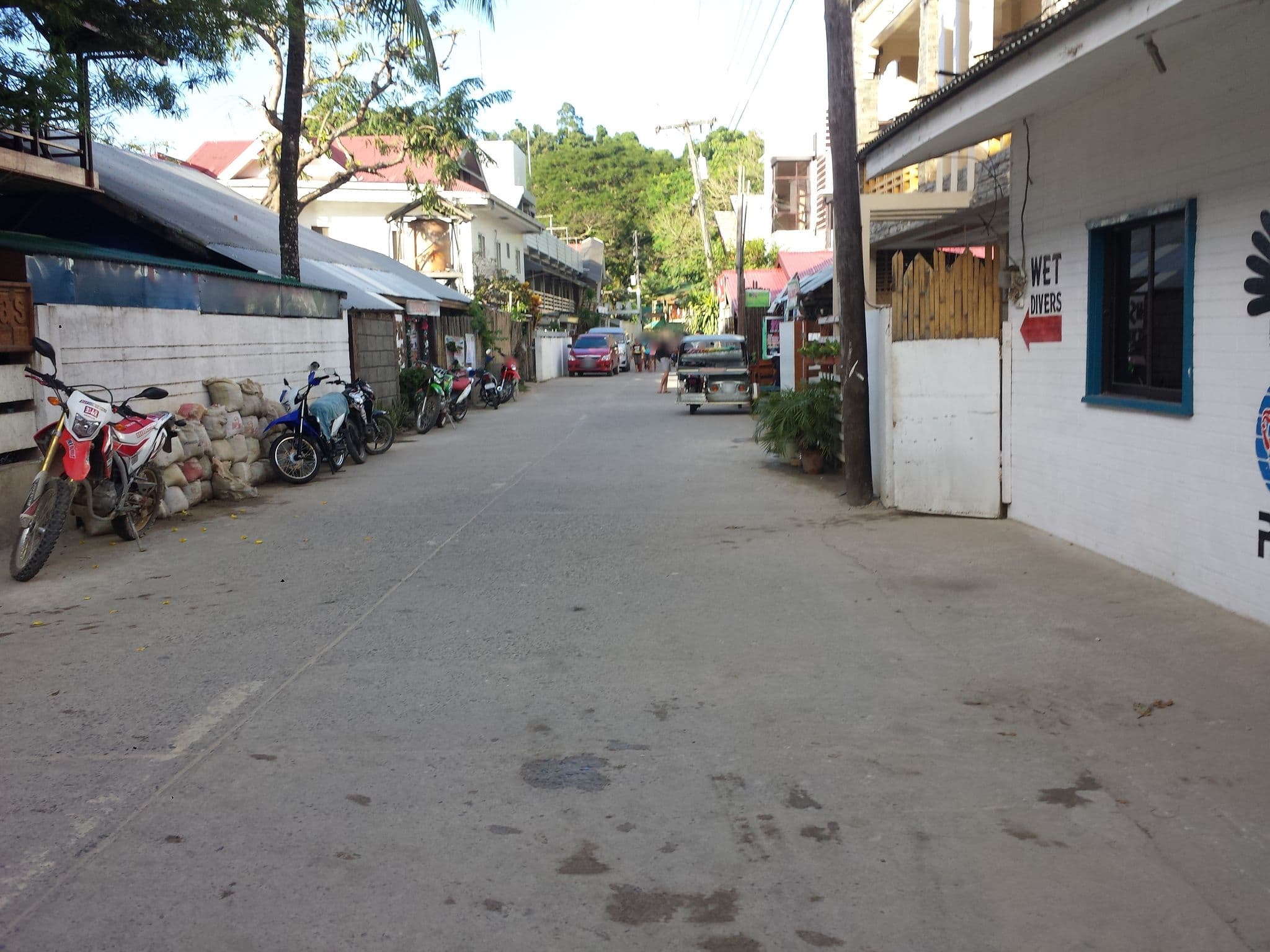 Street view near Rosannas Cottages, El Nido