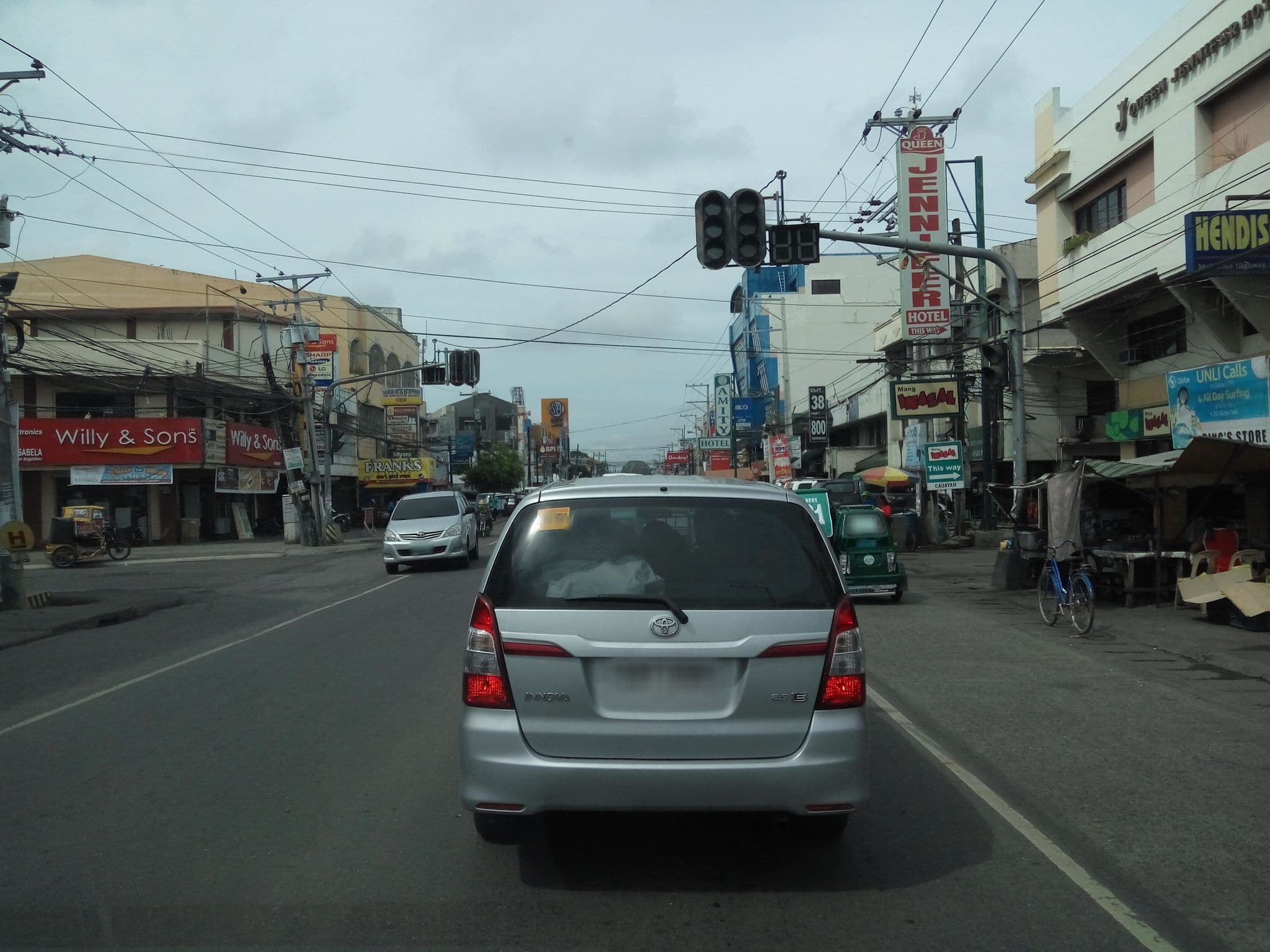 Street view near Jennifer Hotel, Minante Segundo — © asdfasdf0986 (CC BY-SA · Mapillary)