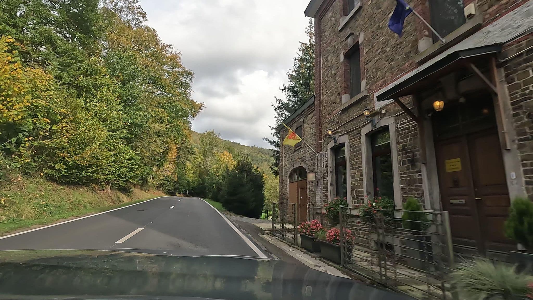 Street view near Porte de la Lienne, Stoumont — © vinisa (CC BY-SA · Mapillary)
