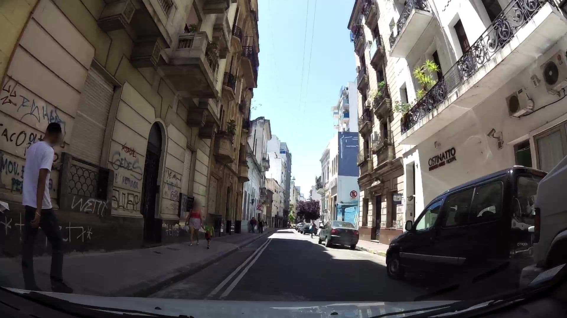 Street view near Ostinatto, Buenos Aires